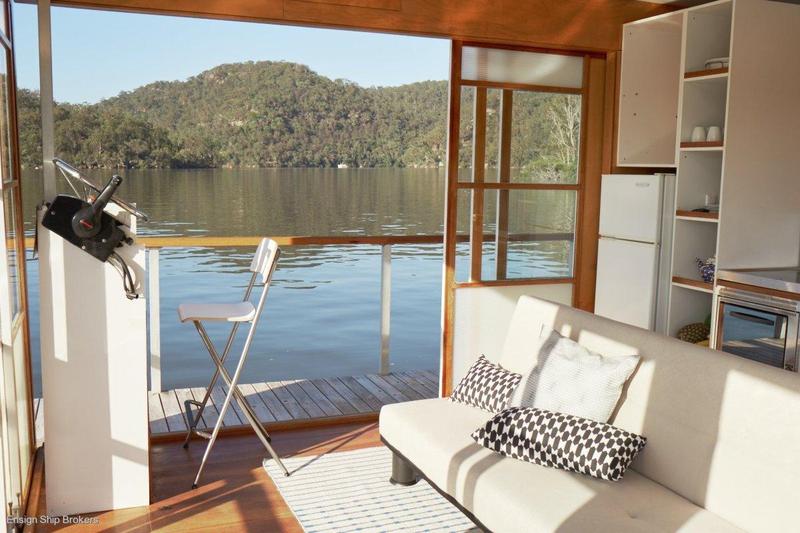 Arkiboat Houseboat