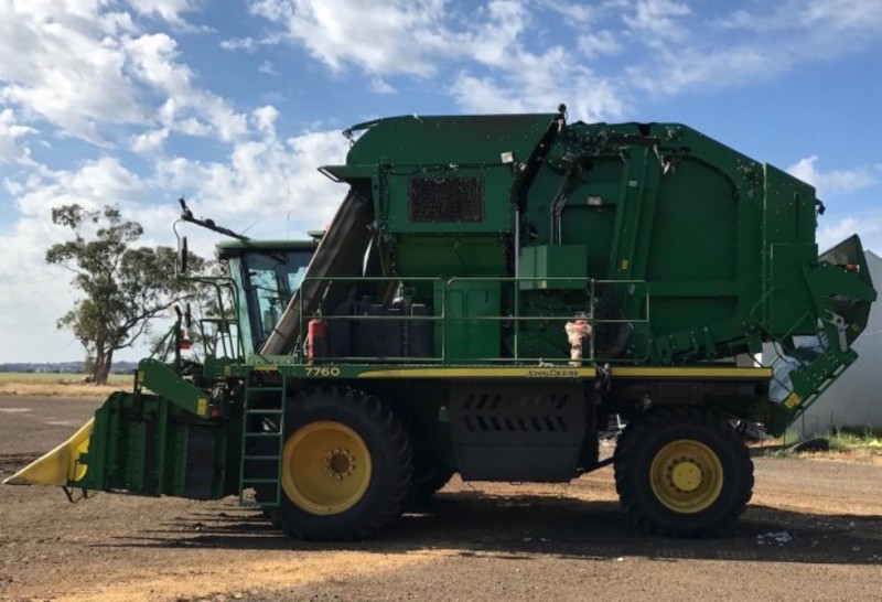 JOHN DEERE 7760 Harvester