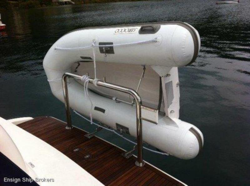 Riviera M370