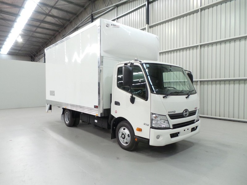 2016 HINO 616 - 300 Series 616 - 300 Series Truck