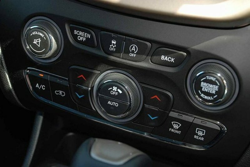 2015 JEEP CHEROKEE LIMITED (4x4) KL MY15