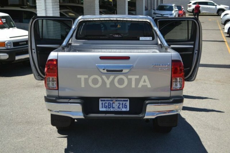 2016 TOYOTA HILUX SR5 (4x4) GUN126R