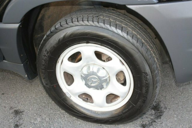 2002 MAZDA TRIBUTE LIMITED TRAVELLER