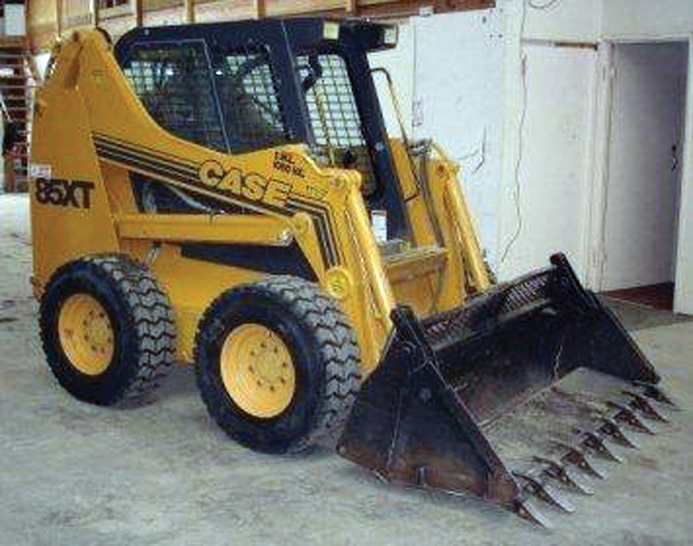 2001 CASE SKID STEER 85XT