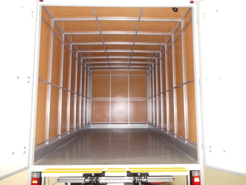 2016 HINO 616 - 300 Series 616 - 300 Series Truck