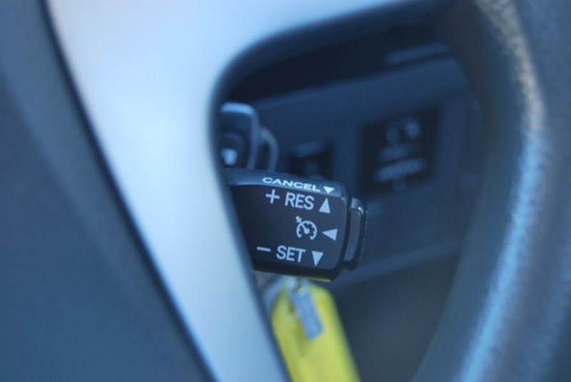 2011 TOYOTA HILUX SR KUN26R