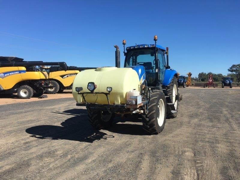 NEW HOLLAND T8050 Tractor