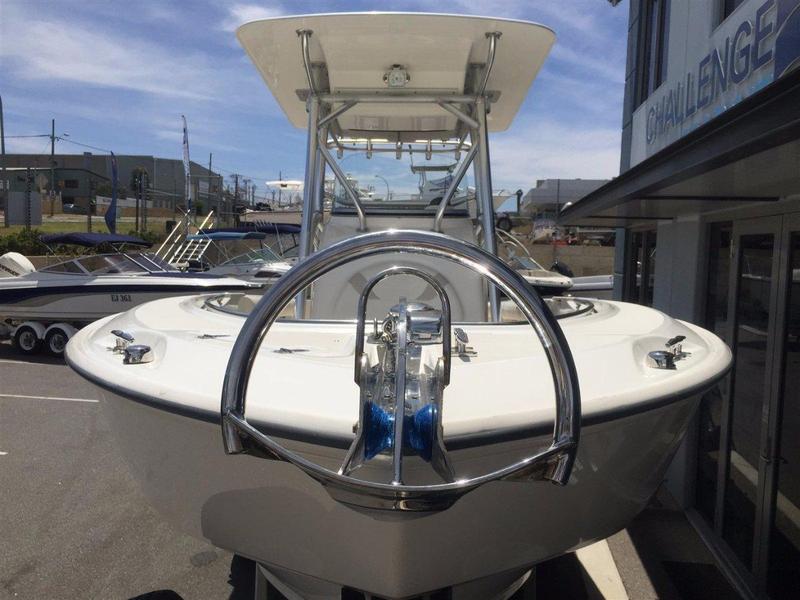 Boston Whaler 240 Outrage Nicest example in Australia