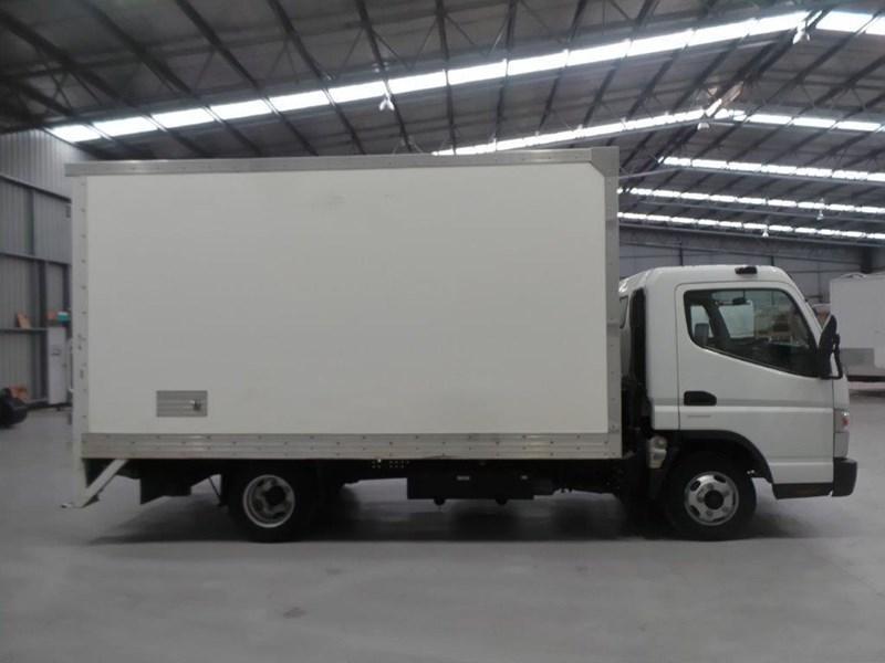 2012 FUSO CANTER 515