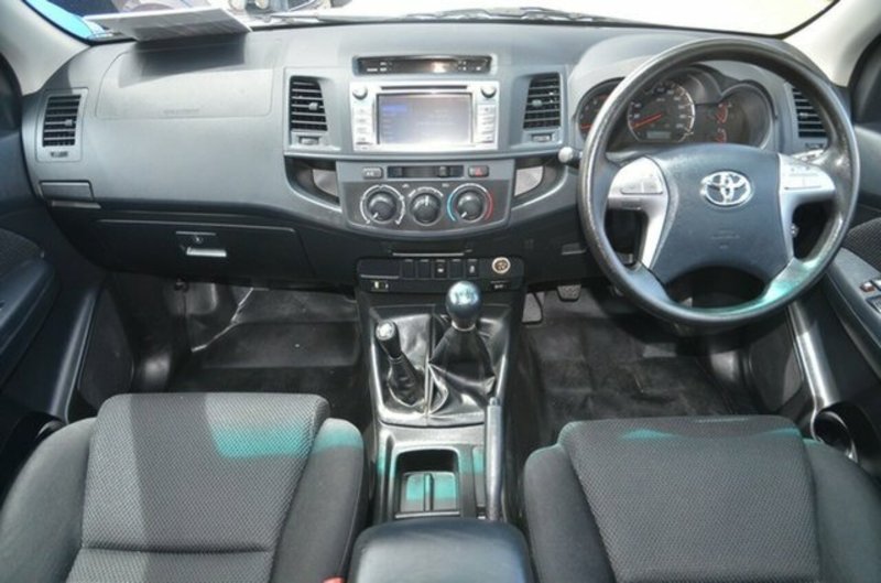 2014 TOYOTA HILUX SR (4x4) KUN26R MY14
