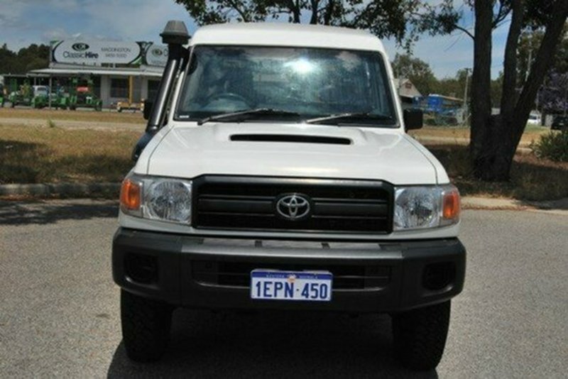2010 TOYOTA LANDCRUISER Workmate Troopcarrier VDJ78R MY10
