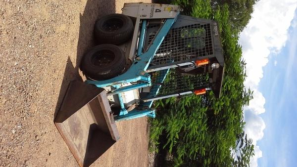 2009 TOYOTA HUSKY 4SDK4 SKID STEER