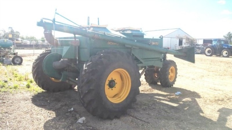 1997 Simplicity 8200 TT2 Air Cart 8200 SeedingPlanting Equip