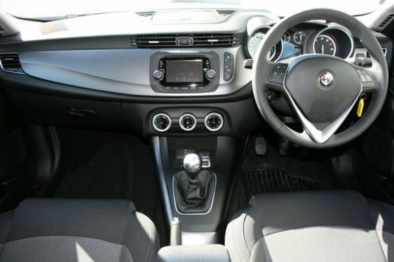 2014 ALFA ROMEO GIULIETTA PROGRESSION 1.4