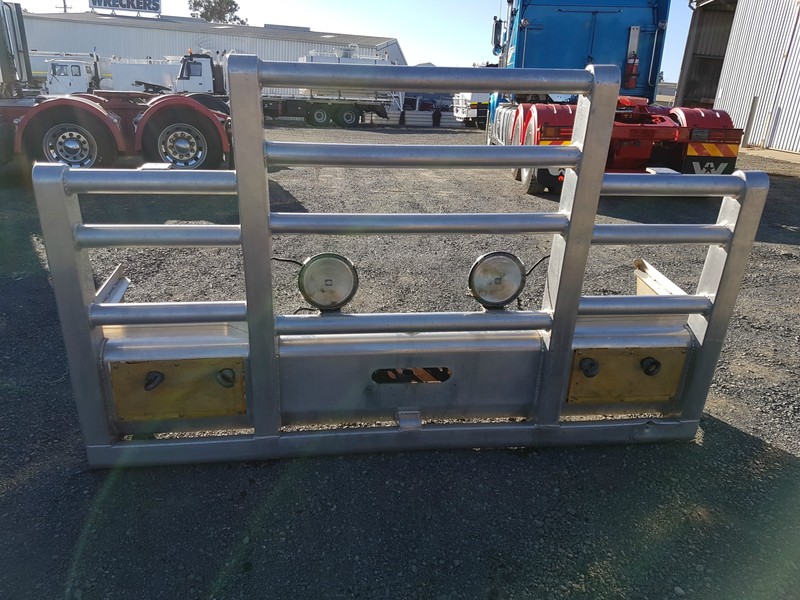 KENWORTH T658 BULLBAR