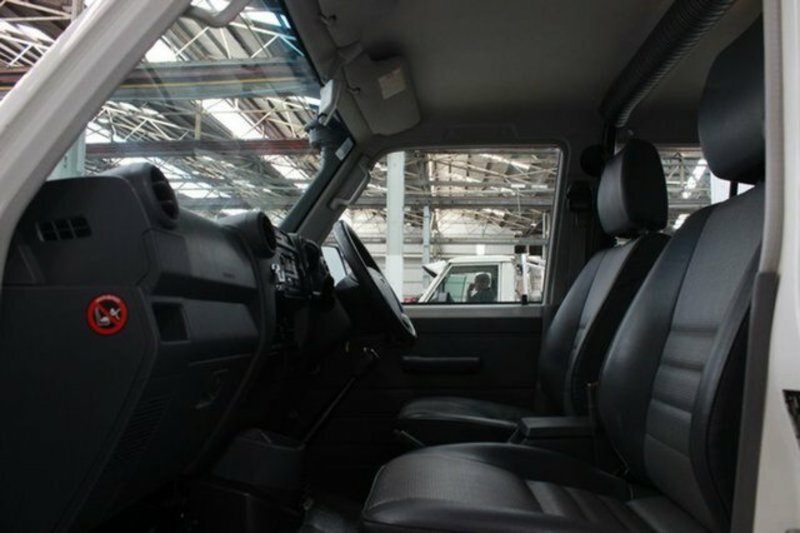2012 TOYOTA LANDCRUISER WORKMATE (4x4) VDJ76R MY12 UPDATE