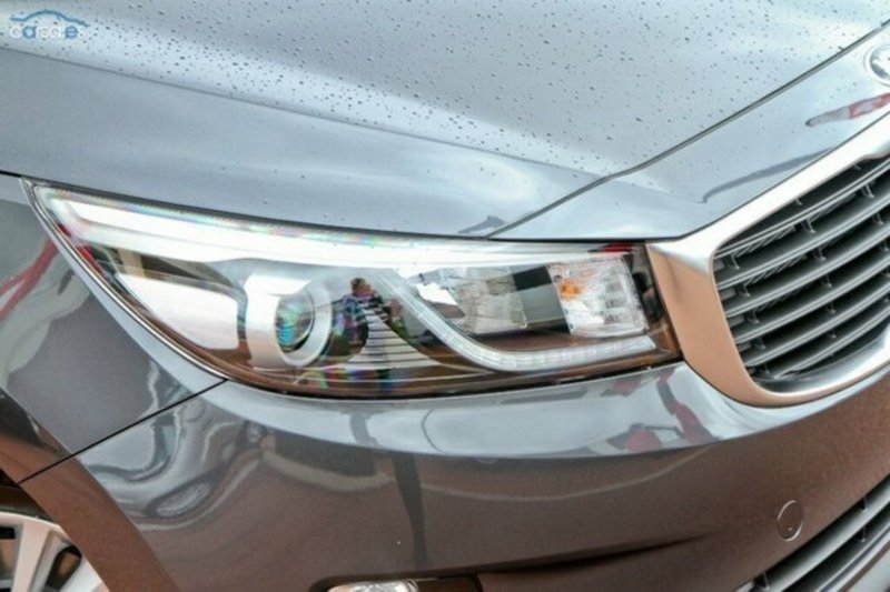 2015 KIA CARNIVAL SI YP MY15