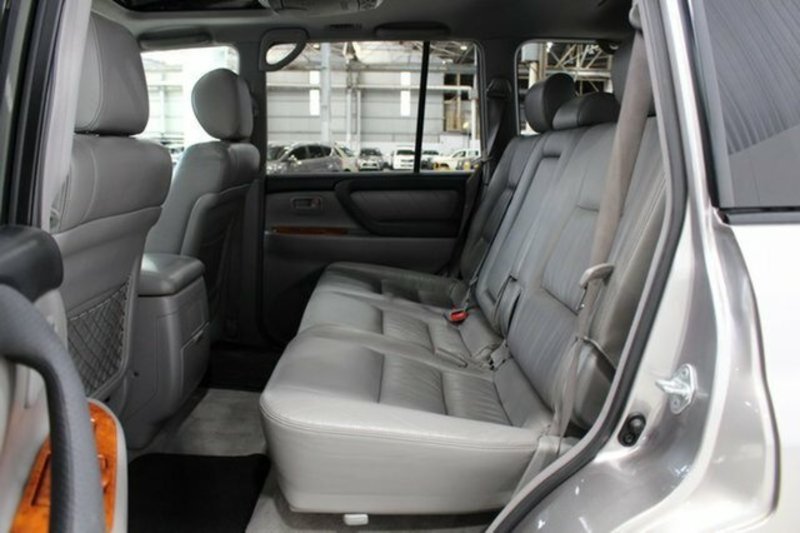 2006 TOYOTA LANDCRUISER SAHARA (4x4) UZJ100R UPGRADE