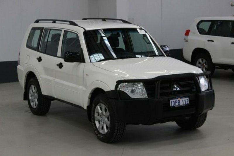 2011 MITSUBISHI PAJERO GLX LWB (4x4) NW MY12