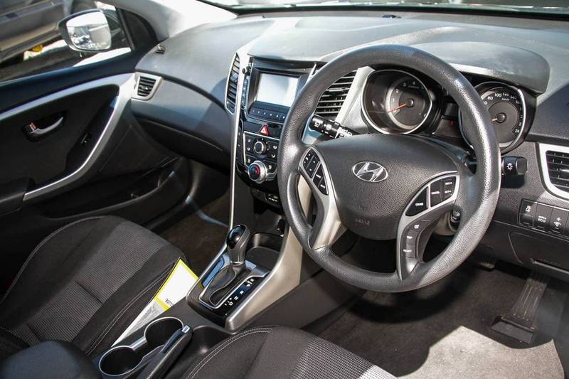 15 HYUNDAI i30 GD3 SERIES II MY16 ACTIVE HBK5DR SA 6SP 1.8I