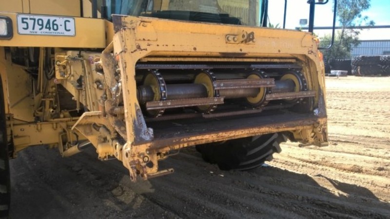 1999 NEW HOLLAND TX68 Plus TX68 Plus HarvesterHeader