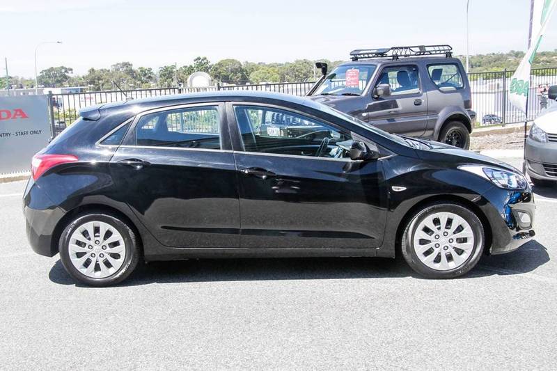 15 HYUNDAI i30 GD3 SERIES II MY16 ACTIVE HBK5DR SA 6SP 1.8I