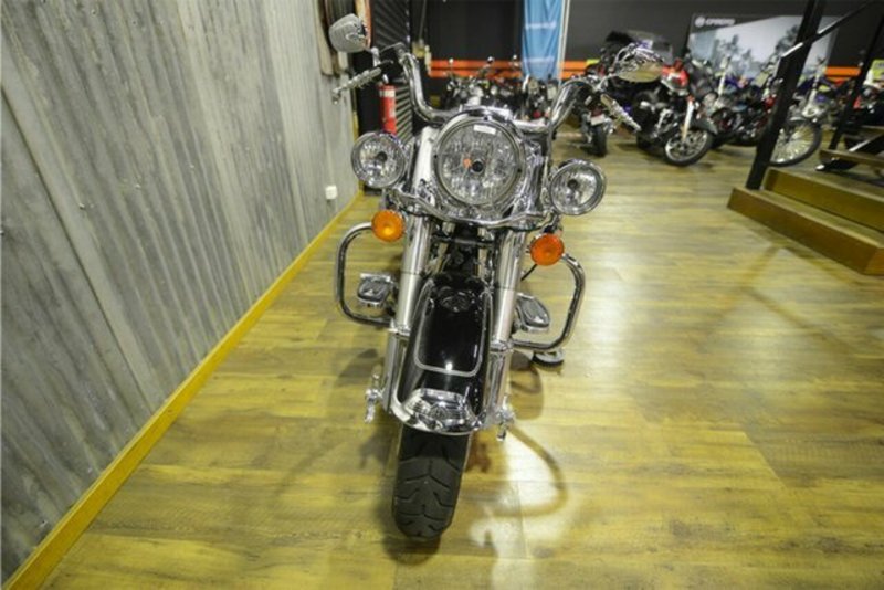 2011 HARLEY-DAVIDSON 1700CC FLHR ROAD KING MY11