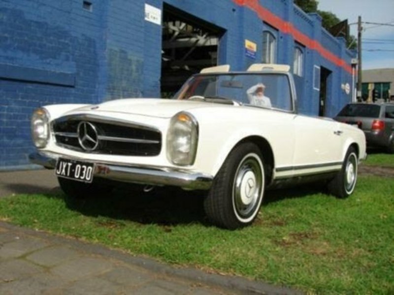1967 MERCEDES-BENZ 250SL SL PAGODA