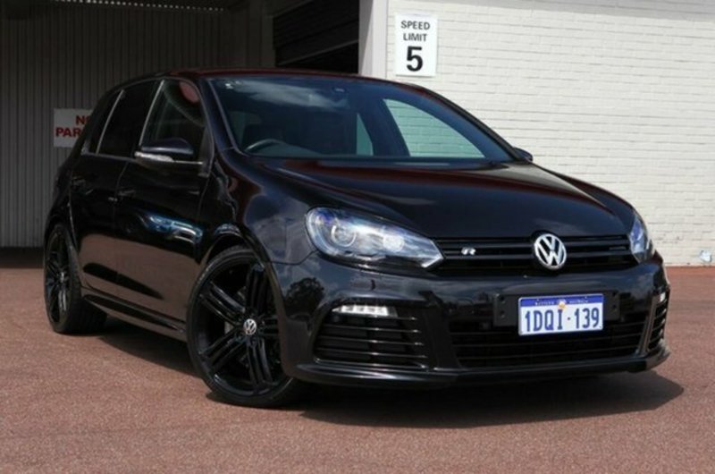 2011 VOLKSWAGEN GOLF R 1K MY11
