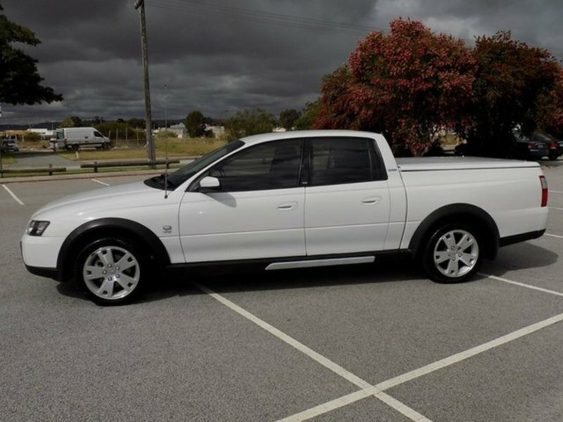 2004 HOLDEN CREWMAN CROSS 8 VYII
