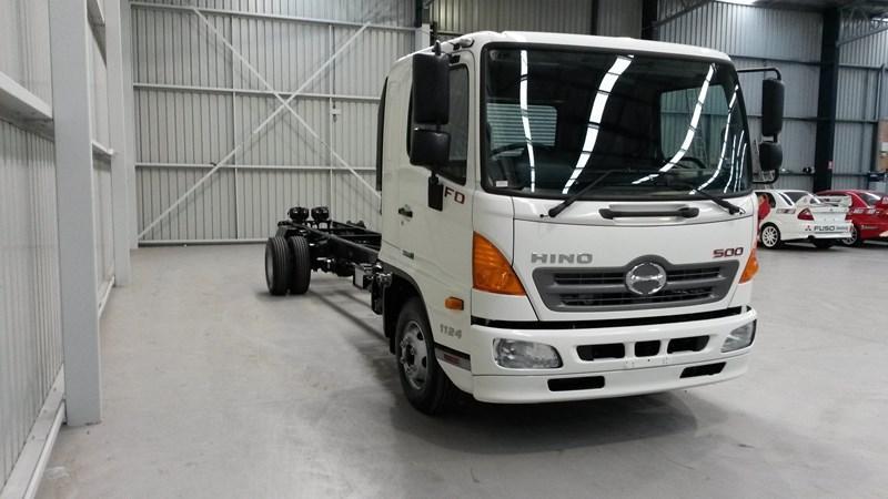 2015 HINO FD1124XL 500