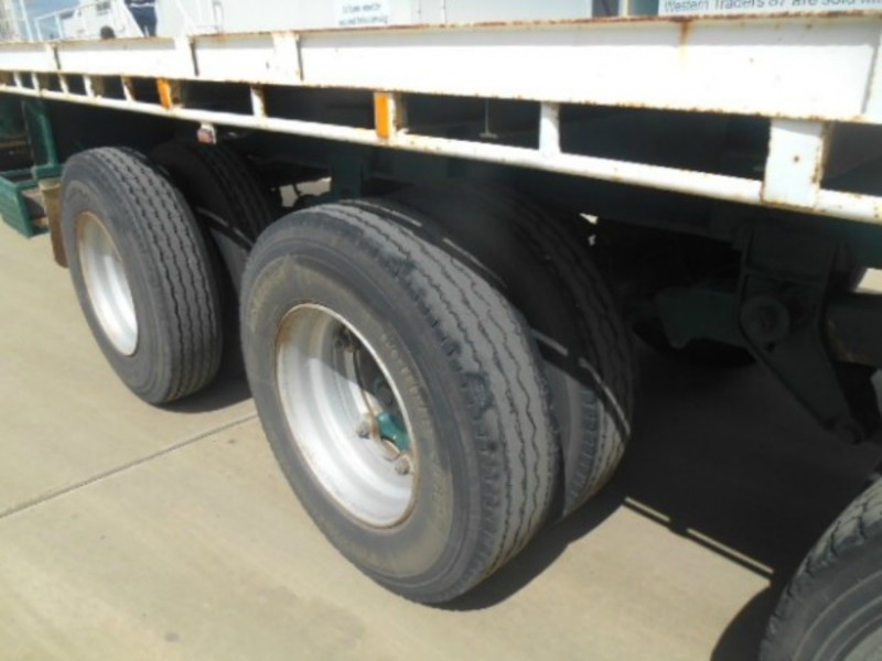 1983 Haulmark Flat top Semi Trailer