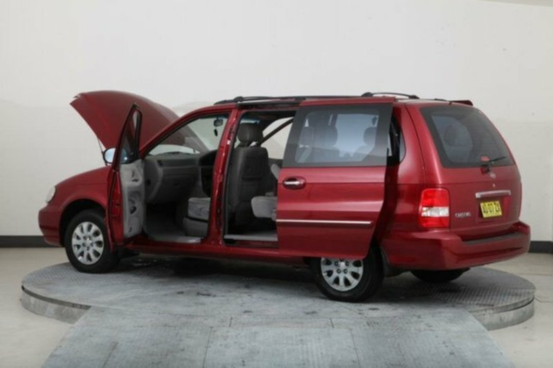 2005 KIA CARNIVAL LS KV11