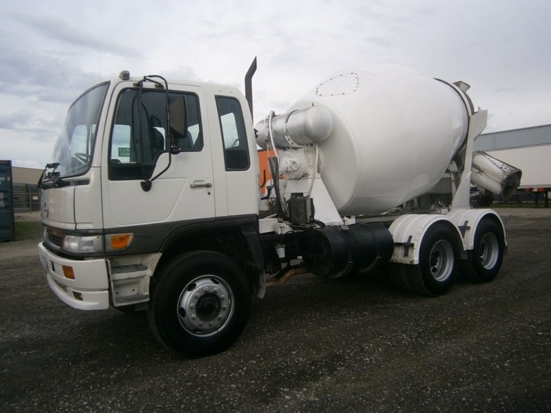 2001 HINO FM Ranger 14 concrete agitator