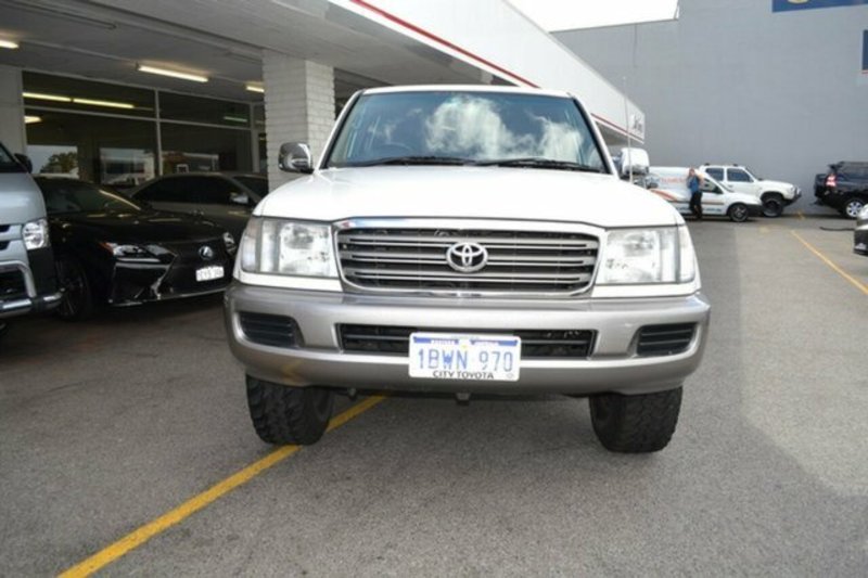 2004 TOYOTA LANDCRUISER GXL (4x4) UZJ100R