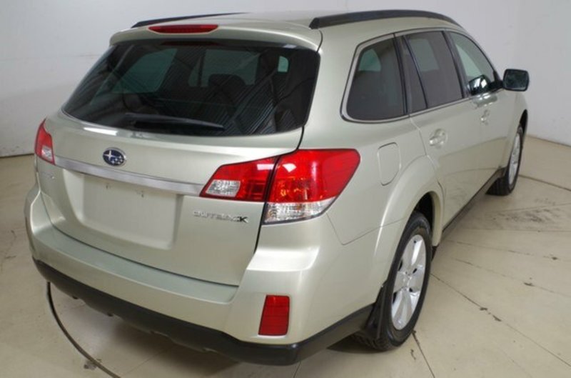 2010 SUBARU OUTBACK 2.5i MY10