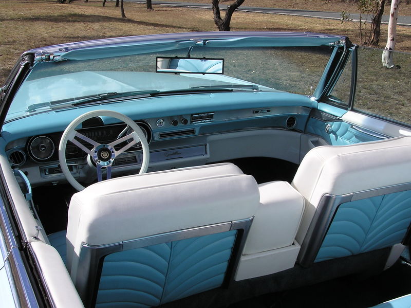 1966 CADILLAC COUPE DE VILLE 683
