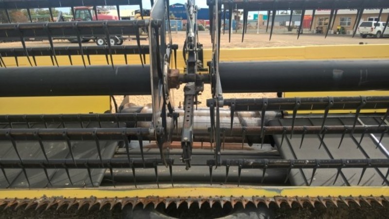 2009 Honey Bee 42' 42' HarvesterHeader