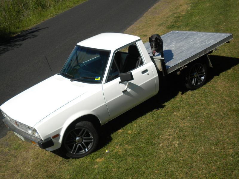 1982 MITSUBISHI L200 EXPRESS 1000KG 2.25M