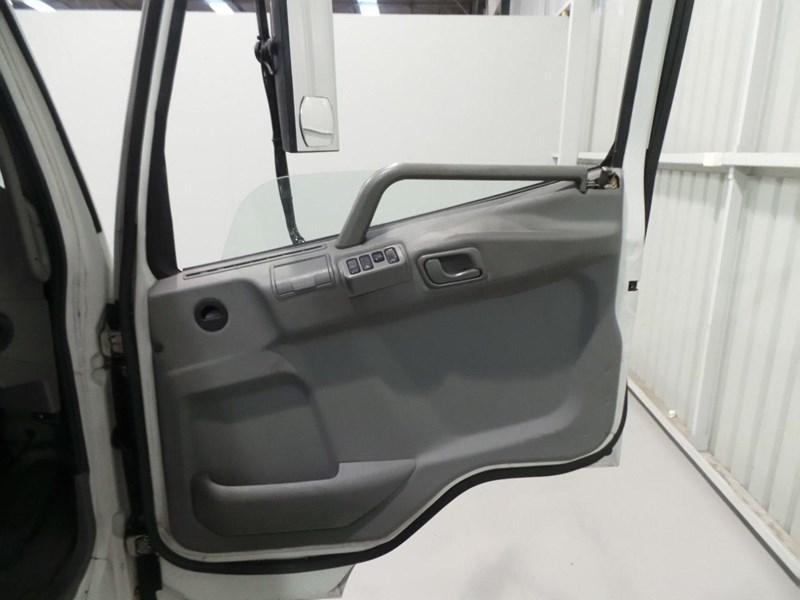 2007 MITSUBISHI FM10 FIGHTER TRAY TRUCK