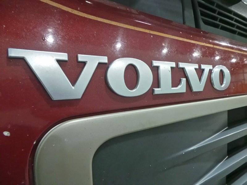 2005 VOLVO FM12