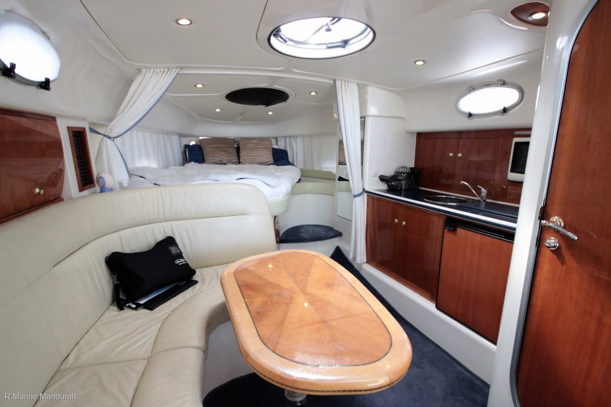2002 SUNRUNNER 3700 ***