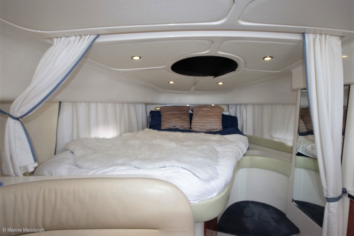 2002 SUNRUNNER 3700 ***
