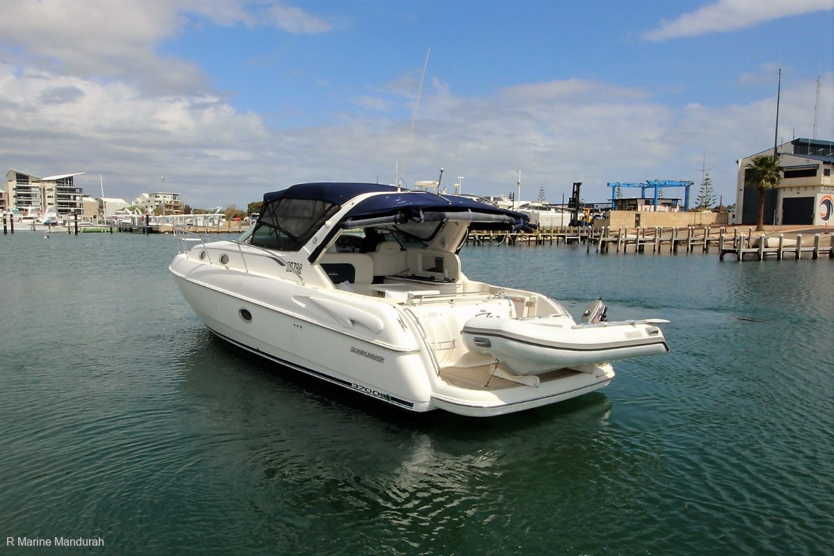 2002 SUNRUNNER 3700 ***