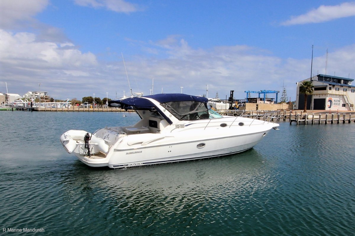 2002 SUNRUNNER 3700 ***