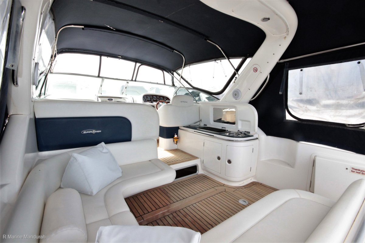 2002 SUNRUNNER 3700 ***