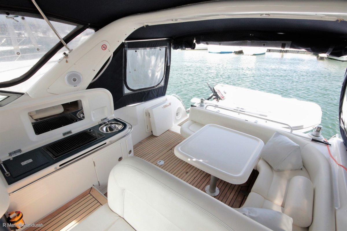 2002 SUNRUNNER 3700 ***