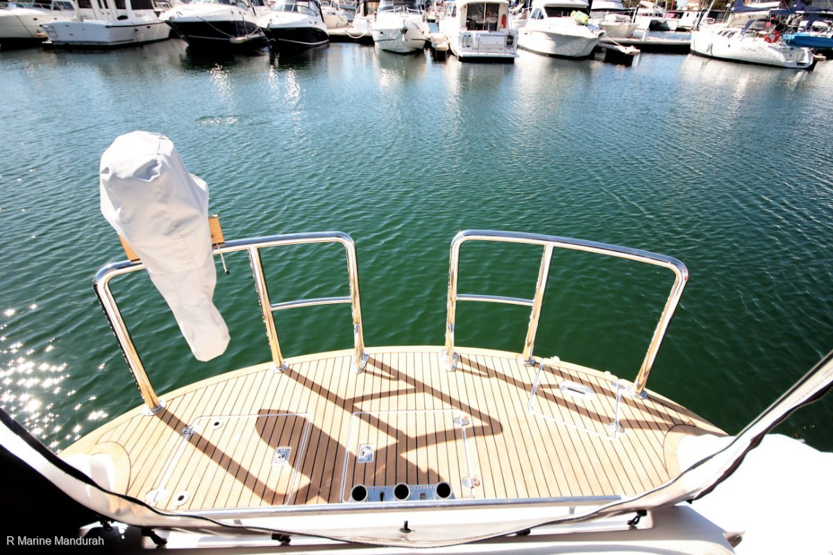 2006 FOUR WINNS VISTA 348 CRUISER