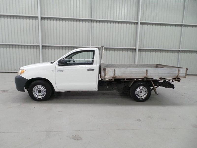 2005 TOYOTA HILUX