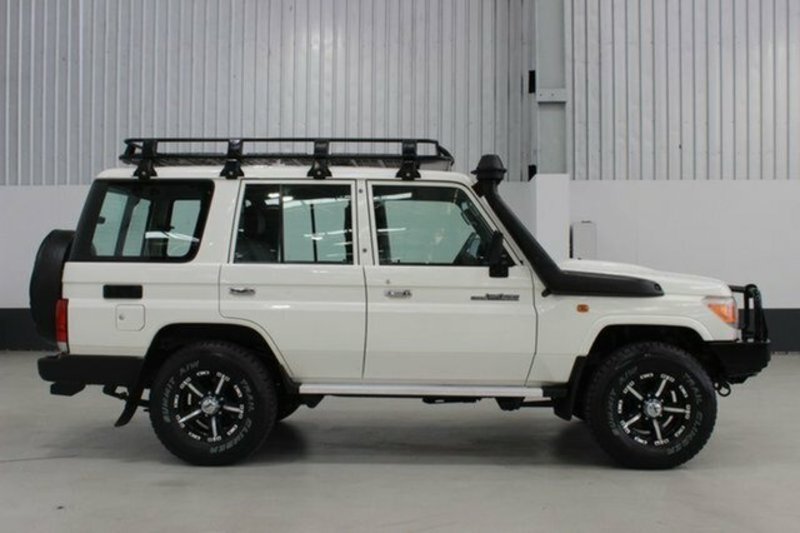 2012 TOYOTA LANDCRUISER WORKMATE (4x4) VDJ76R MY12 UPDATE